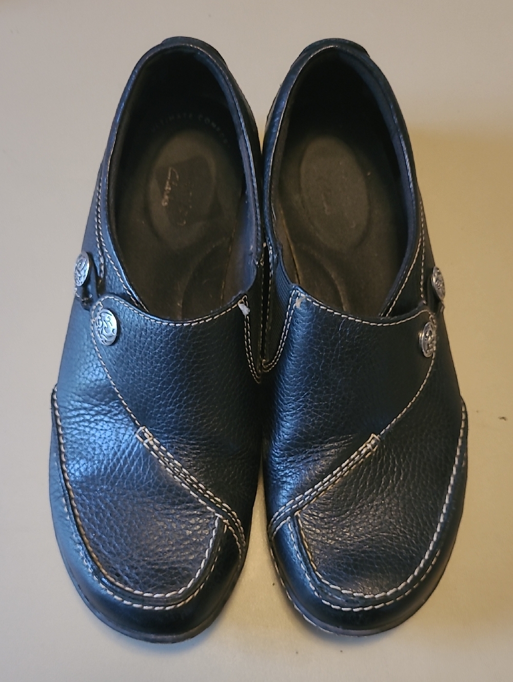 Clarks Brand Black Slip In Shoes With Button Sides.  Size 7-1/2M. - Picture 2 of 8